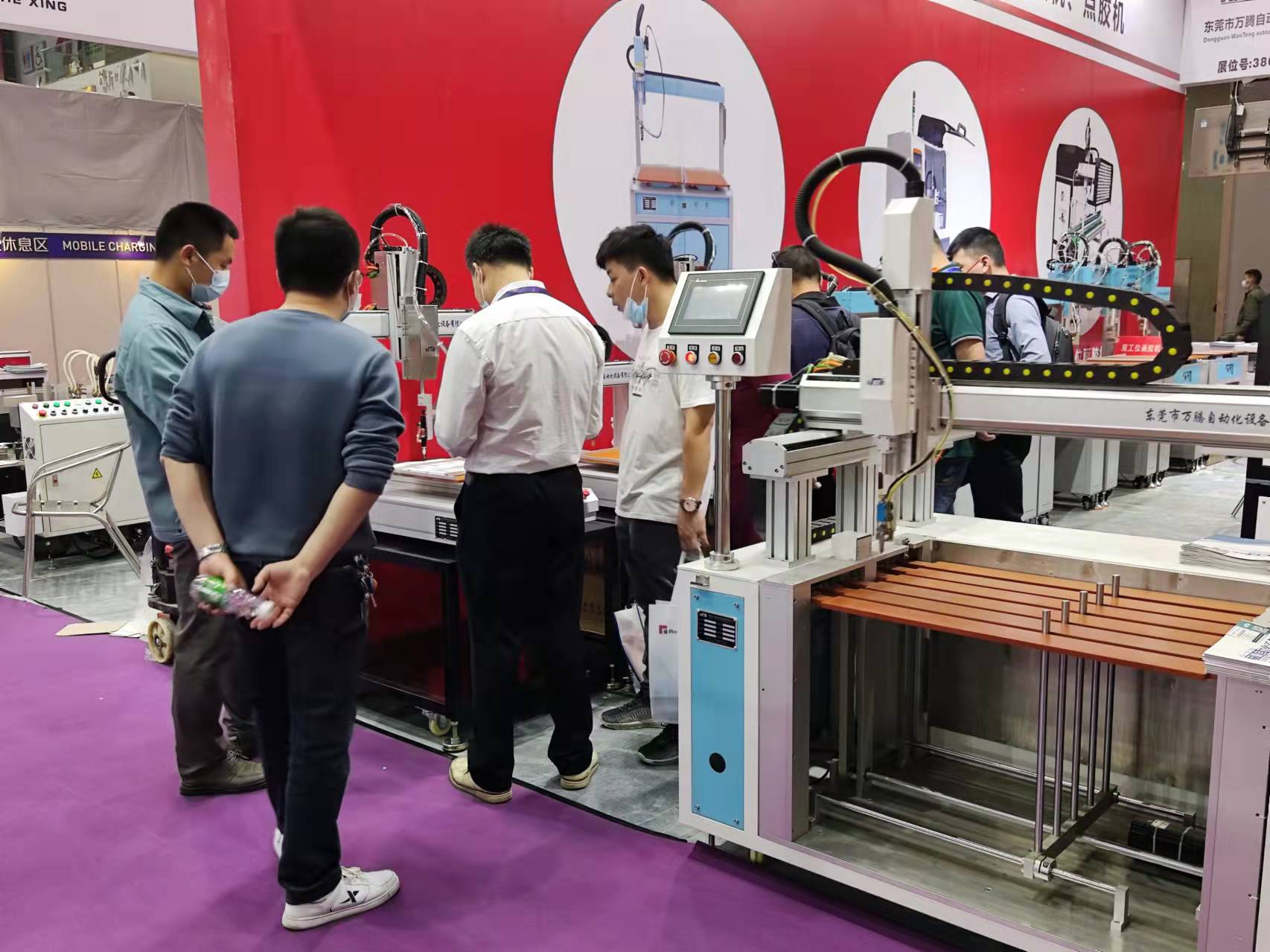 萬騰自動化設(shè)備如期亮相2022華南印刷標簽展