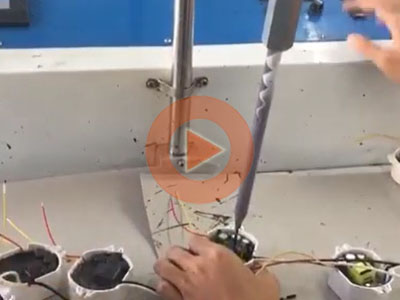 開關電源灌膠機搭配產線進行灌膠